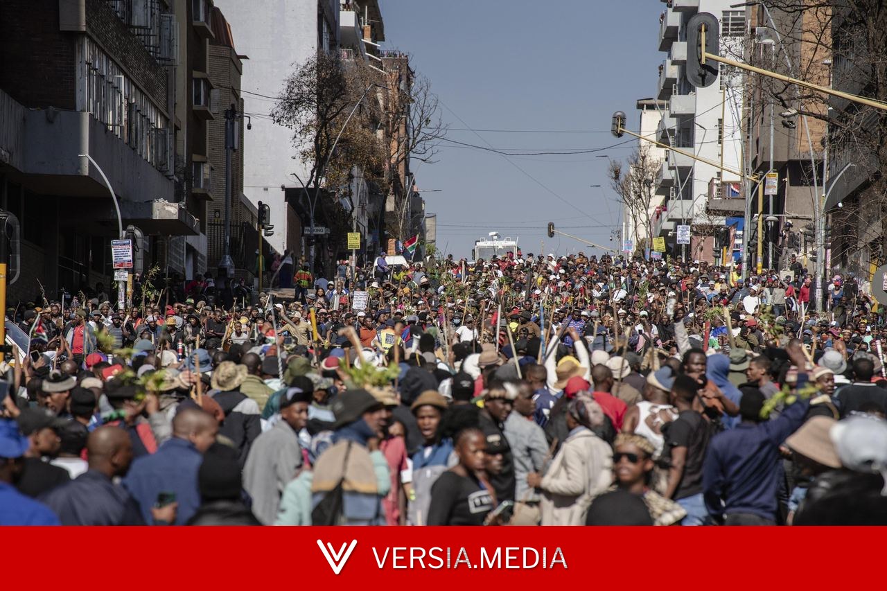 África do Sul tem protestos contra imigrantes após milhares fugirem da violência