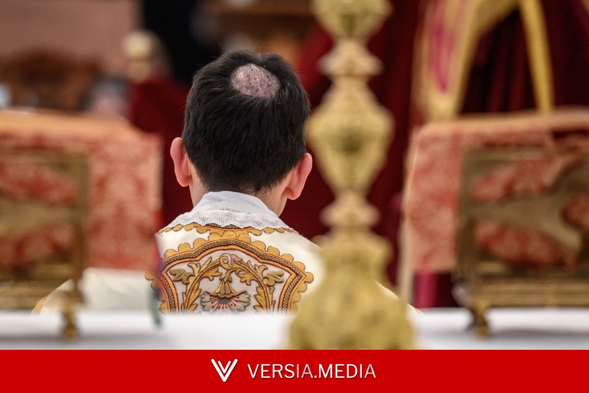 Após excomunhão, padre de grupo ultraconservador aposta em retorno à Igreja sob 'outro papa'