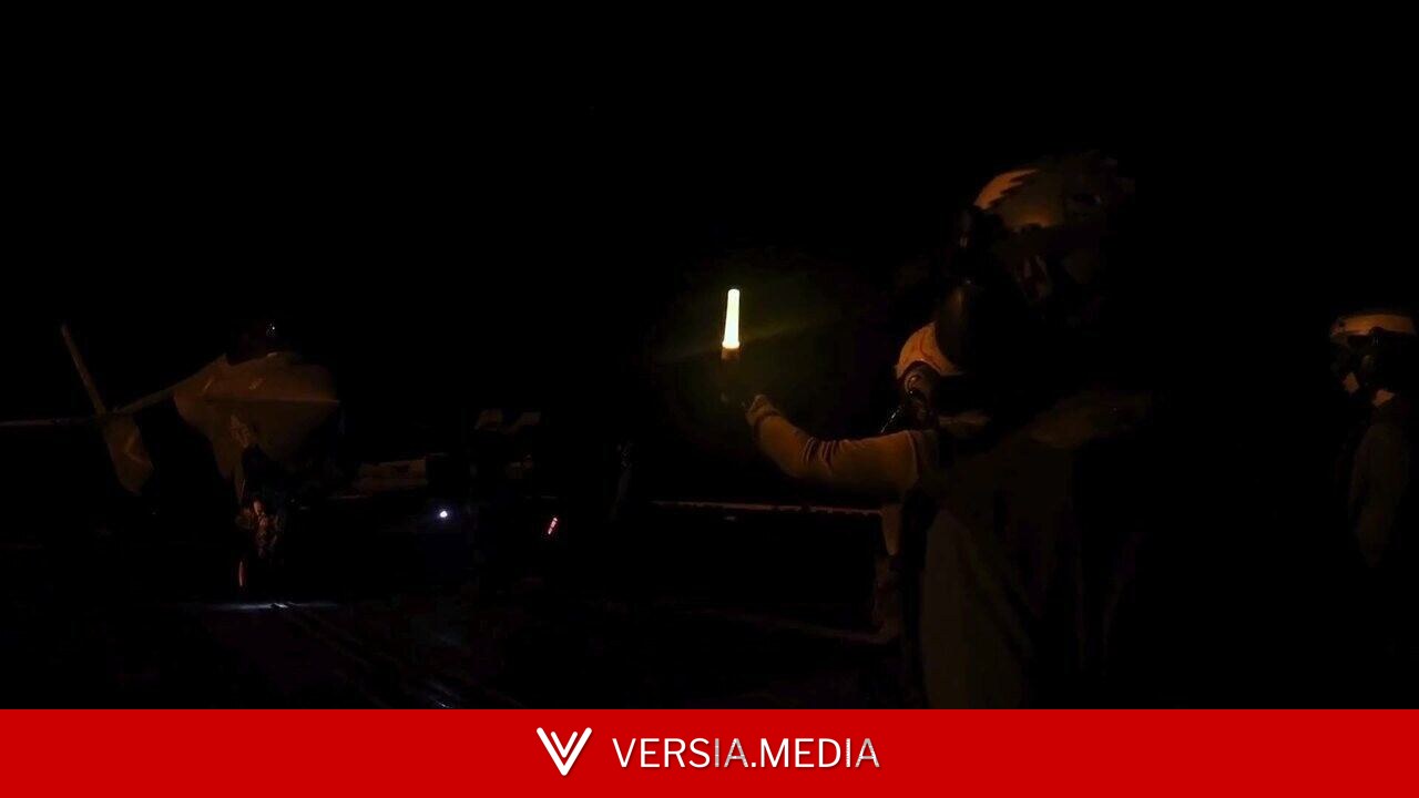 EUA bombardeiam cidades costeiras e ilhas do Irã