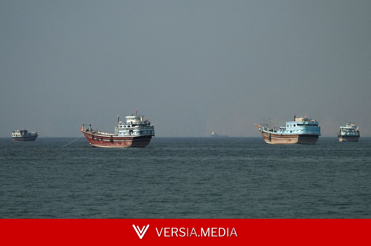 Navios são atingidos por mísseis no Estreito de Ormuz
