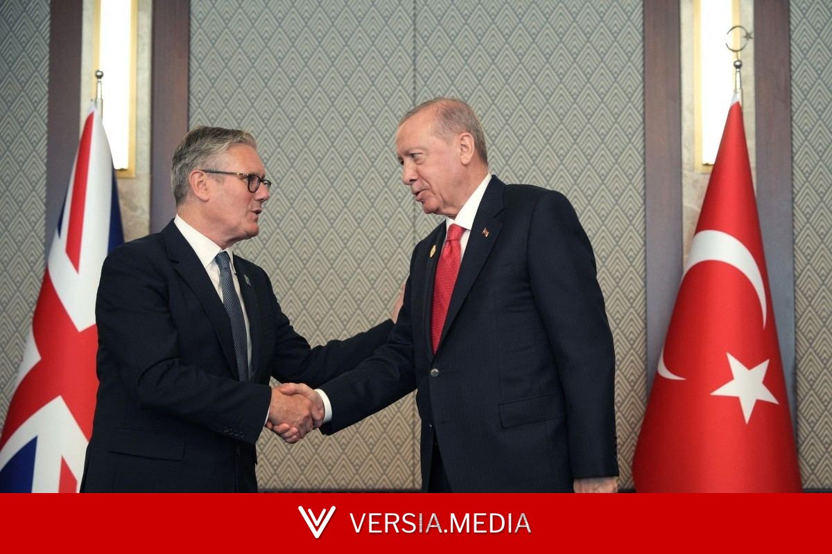 Primeiro-ministro do Reino Unido diz que Erdogan, da Turquia, presenteou líderes da Otan com pistolas