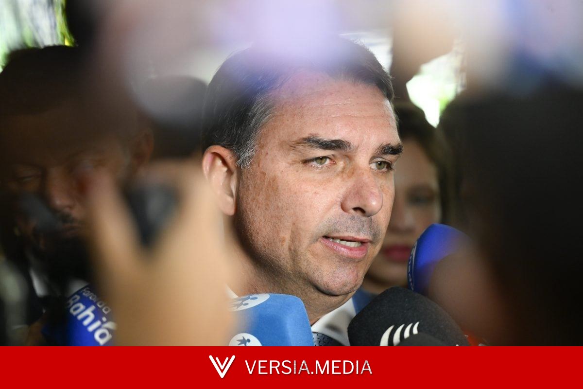 Flávio Bolsonaro pede para participar de audiência nos EUA sobre tarifas contra o Brasil